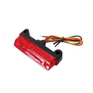 Universal rezultātā aizmugures gaismas slīps