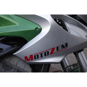MotoZem logo uzlīme melna