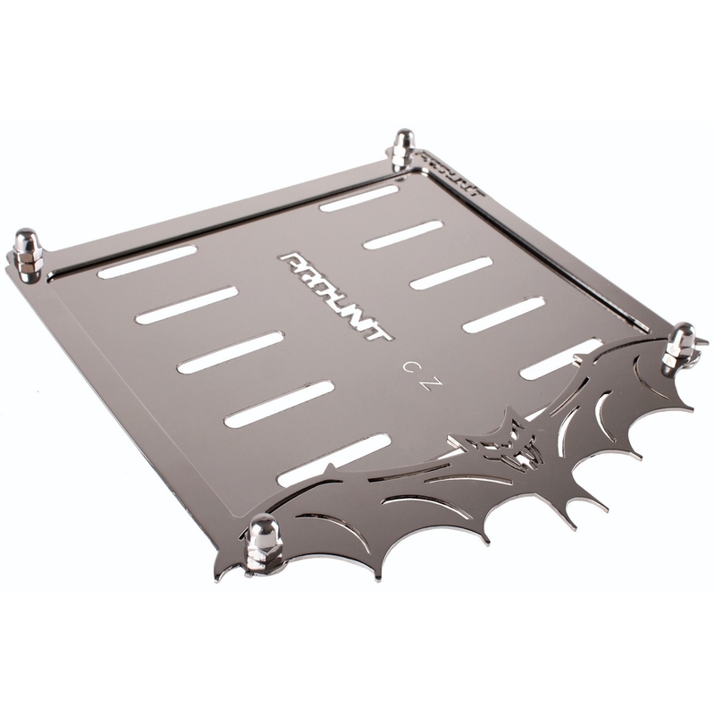 Nerūsējošā tērauda spilventiņš zem CZ numura zīmes Bat