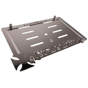 Nerūsējošā tērauda spilventiņš zem SK numura zīmes Live To Ride Slovākija