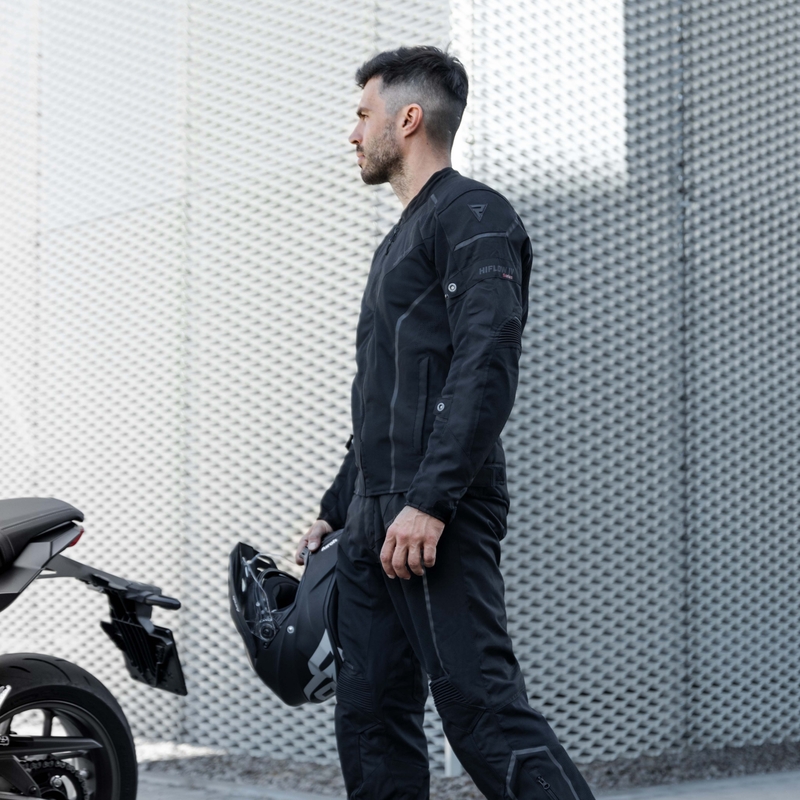 Rebelhorn Hiflow IV motocikla jaka melna izpārdošana