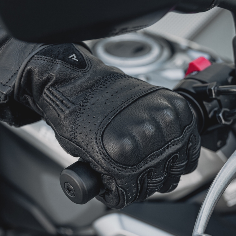 Motocikla cimdi Rebelhorn Thug II black perforēti