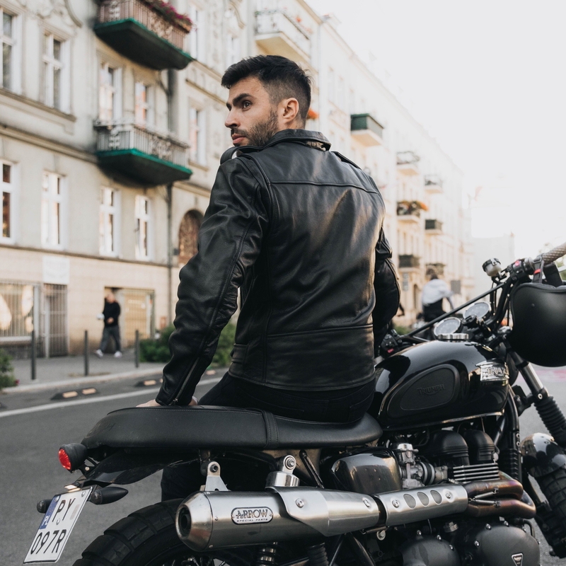 Moto jaka Ozone Ramones melna
