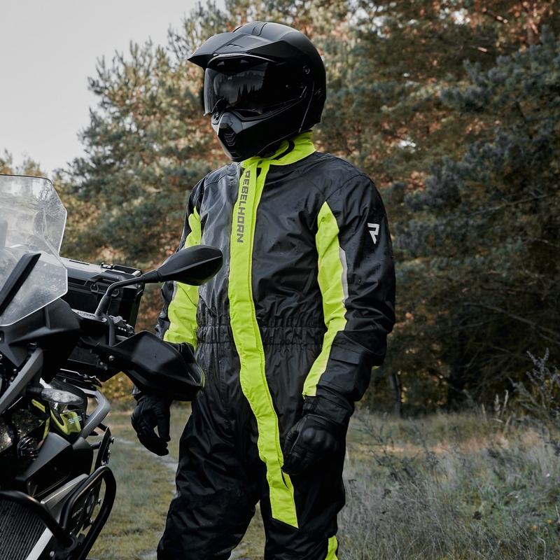 Rebelhorn Travel Rainsuit melns-fluo dzeltens kombinezons