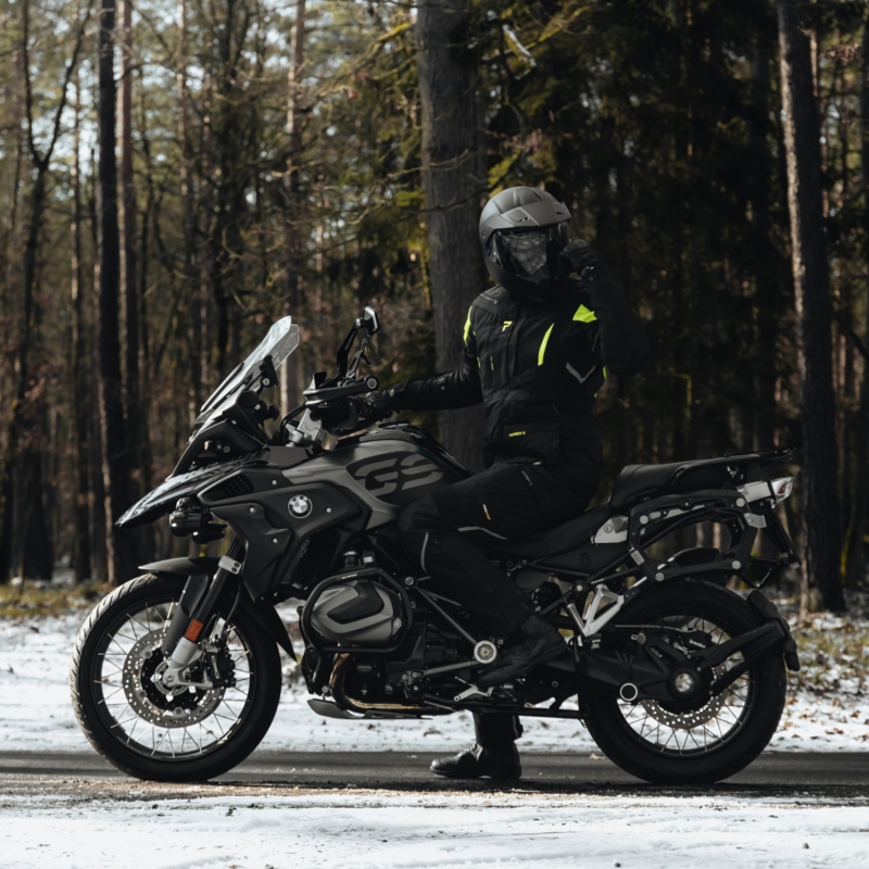 Motocikla jaka Rebelhorn Hardy II black-fluo yellow izpārdošana