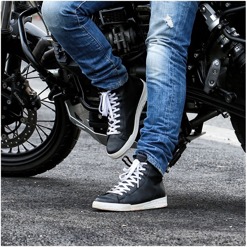 Stylmartin Core melni un balti motocikla zābaki