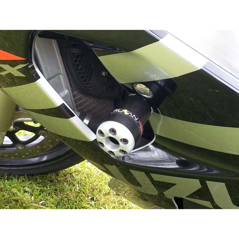 Suzuki GSX-R 750 (00-03) ar klasisko aptecētāja modifikāciju