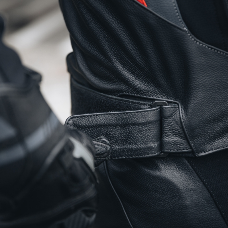 Rebelhorn Veloce Black-Fluo Red Ādas motocikla jaka