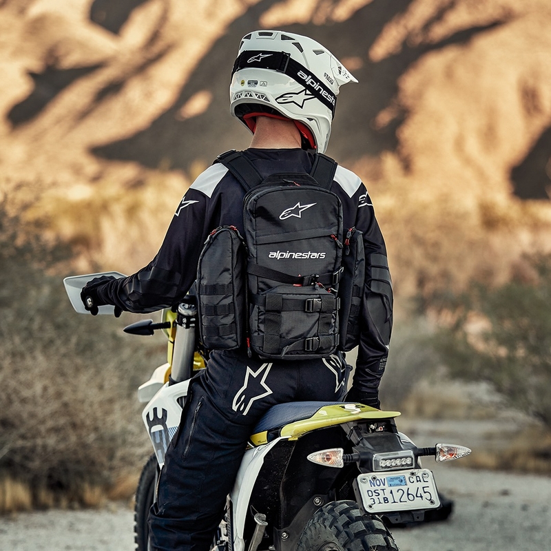 Alpinestars Techdura Tactical melnā un baltā 9 l mugursoma