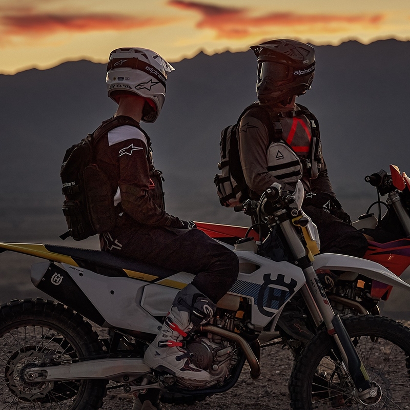 Alpinestars Techdura Tactical melnā un baltā 9 l mugursoma