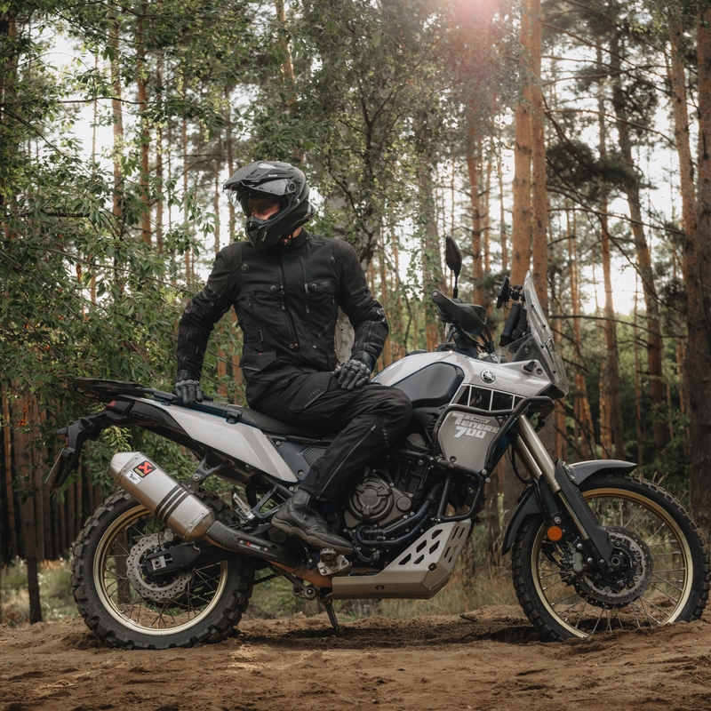 Rebelhorn Range Melna motocikla jaka