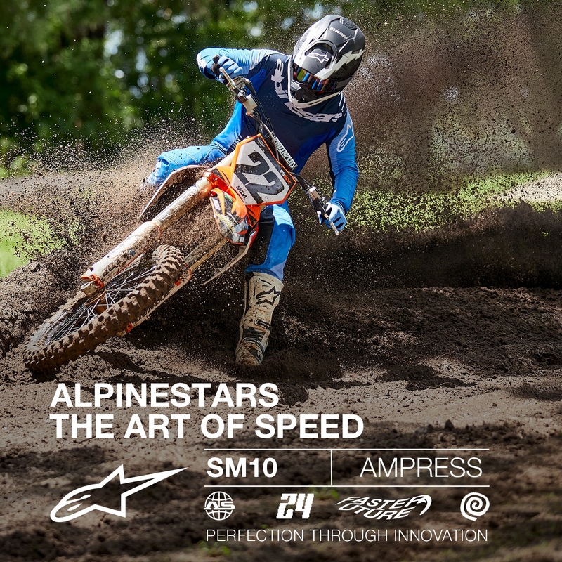 Alpinestars Supertech S-M10 Ampress motokrosa ķivere matēti melnā un baltā krāsā
