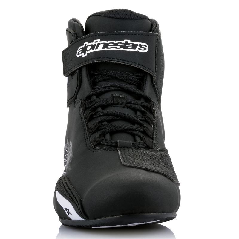 Alpinestars Sector Black and White Motociklu zābaki