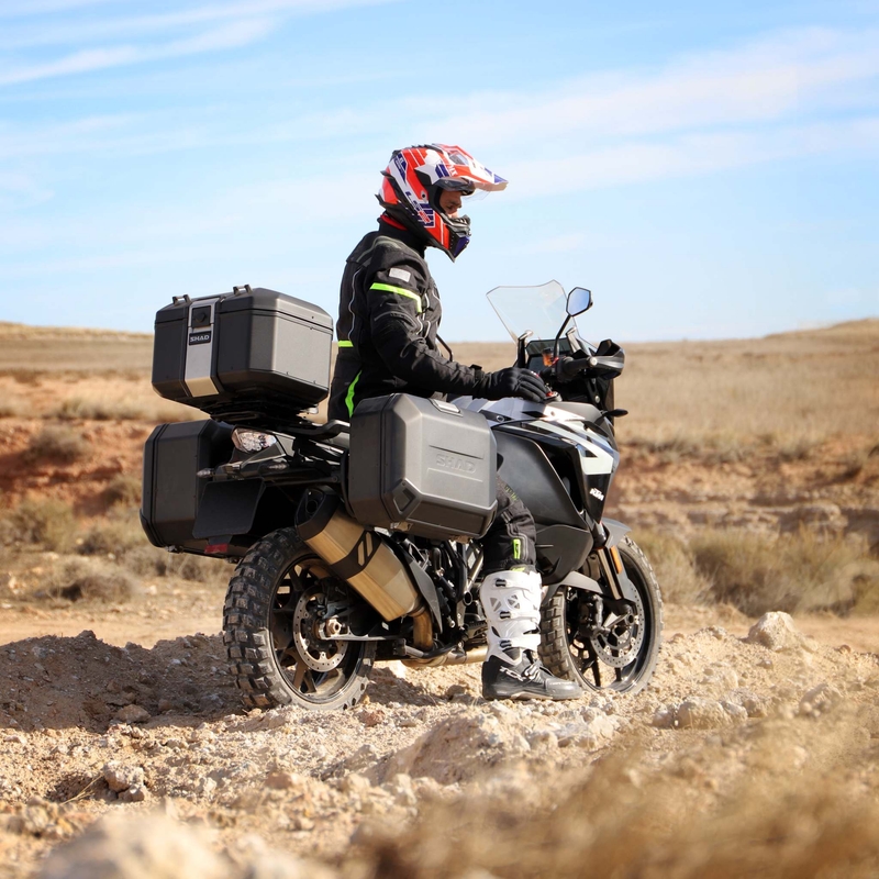 Alumīnija augšējais apvalks motociklam SHAD Terra TR48 BLACK EDITION - II. kvalitāte