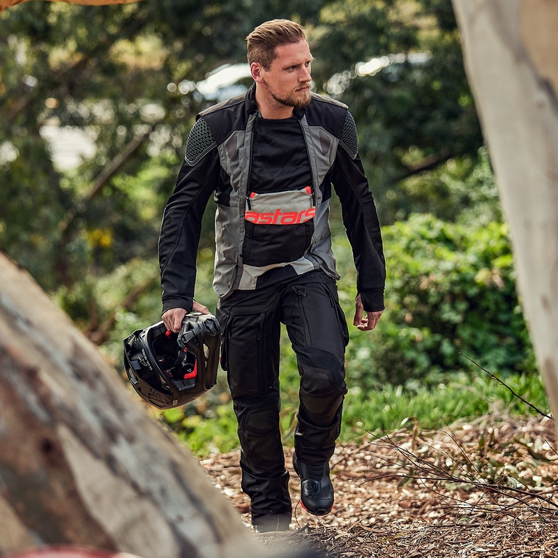 Alpinestars Halo Drystar gaiši pelēka, tumši pelēka, melna, fluo sarkana motocikla jaka
