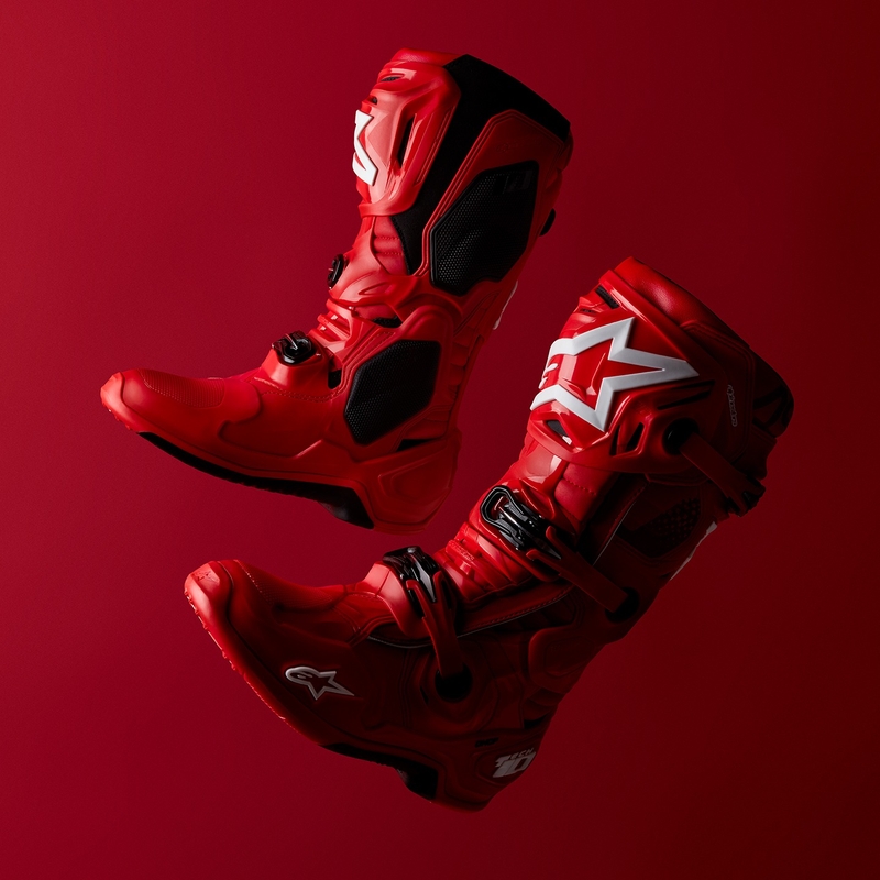 Alpinestars Tech 10 motociklu zābaki sarkani