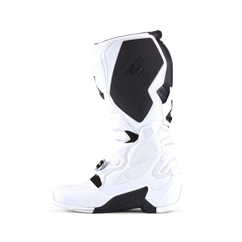 Alpinestars Tech 7 motociklu zābaki melnā un baltā krāsā