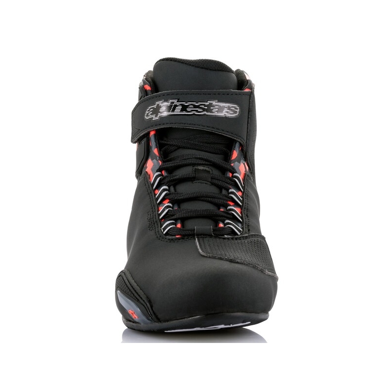 Alpinestars Sektor Ūdensnecaurlaidīgi melni-sarkani-pelēki-kamo motocikla zābaki