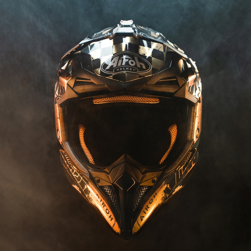 Motokrosa ķivere Airoh Aviator 3.0 "TC 222 THE LEGEND" melns-zelts