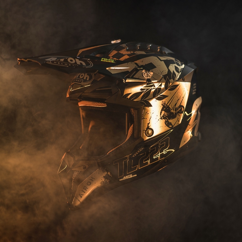 Motokrosa ķivere Airoh Aviator 3.0 "TC 222 THE LEGEND" melns-zelts