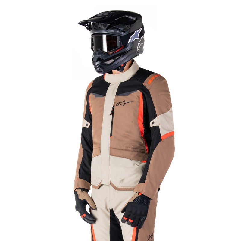 Alpinestars ST-1 Ūdensnecaurlaidīga haki-smilšu-melnā-fluo sarkana motocikla jaka