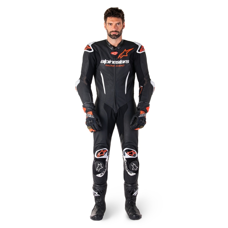 Alpinestars GP-R7 Tech-Air gatavs/kombinābils melns-balts-fluo sarkans viengabala ādas motocikla kombinezons