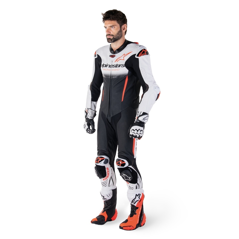 Alpinestars GP-R7 Tech-Air gatavs/kombinābils balts-melns-fluo sarkans viengabala ādas kombinezons