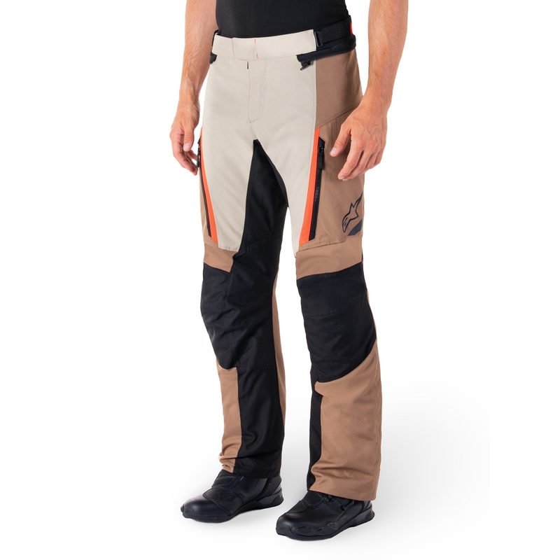 Alpinestars ST-1 Ūdensnecaurlaidīgas haki-smilšu-melnā-fluo sarkanas motocikla bikses