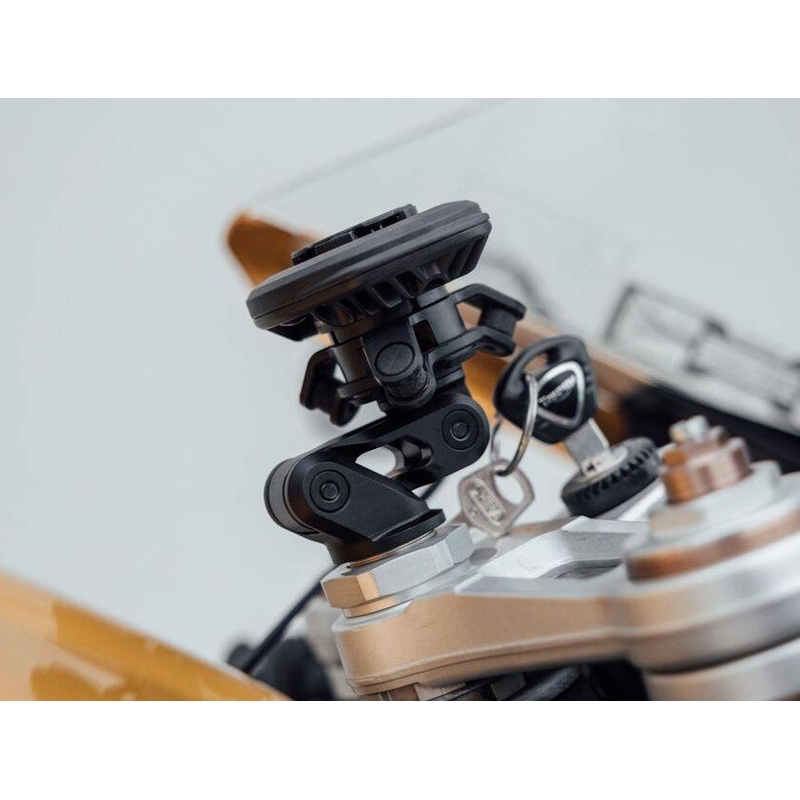 Ūdensnecaurlaidīga galva ar Quad Lock® USB bezvadu uzlādes galvu, kas izturīga pret laikapstākļiem