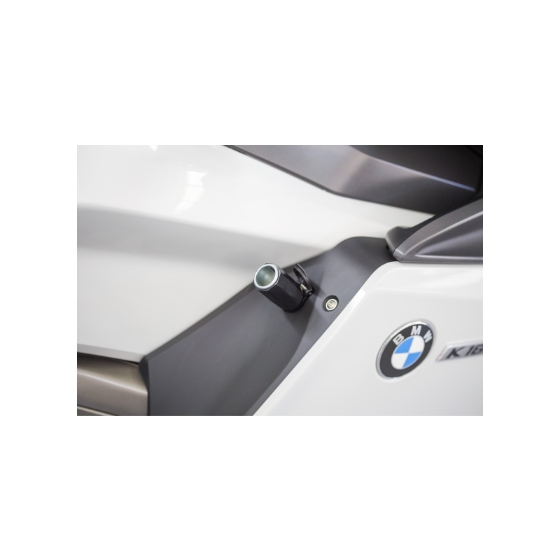 DIN adapteris no mazas moto rozetes uz auto rozeti