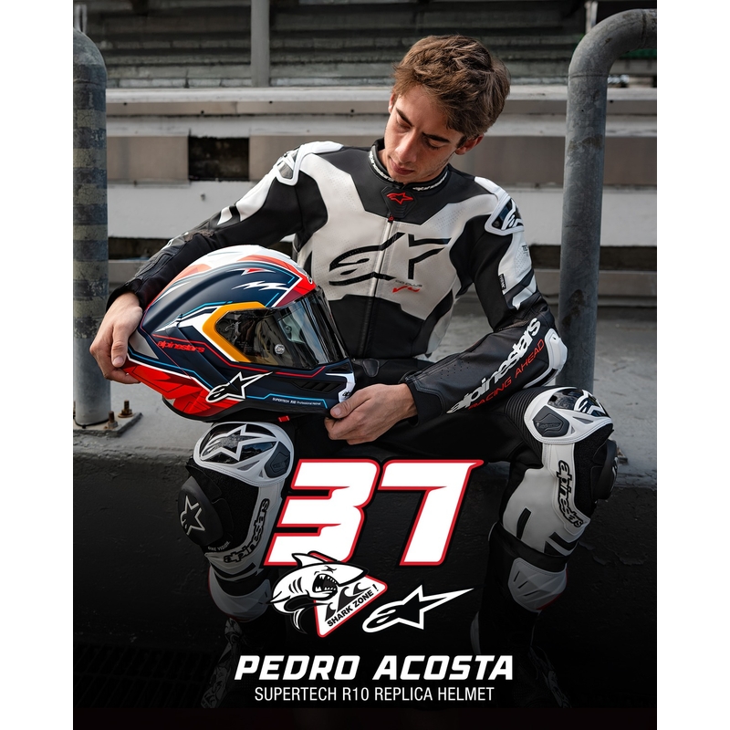 Alpinestars Supertech R-10 limited edition Pedro Acosta matēta zilā, sarkanā un baltā integrālā motocikla ķivere