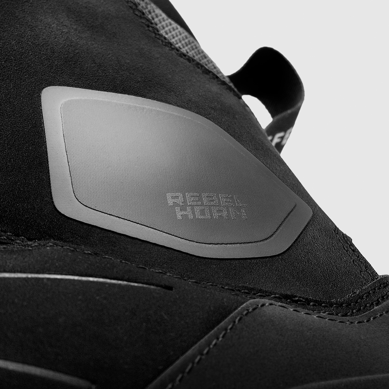 Rebelhorn Defender X Black Motociklu zābaki