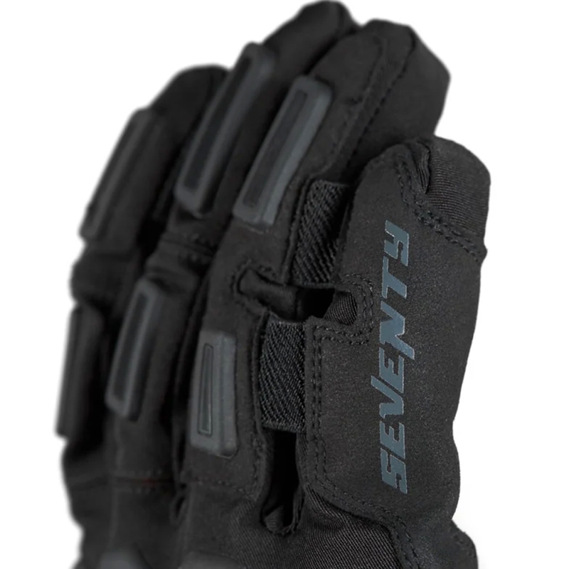 Motocikla cimdi Seventy Degrees SD-T13 Aspen Light melns un sarkans