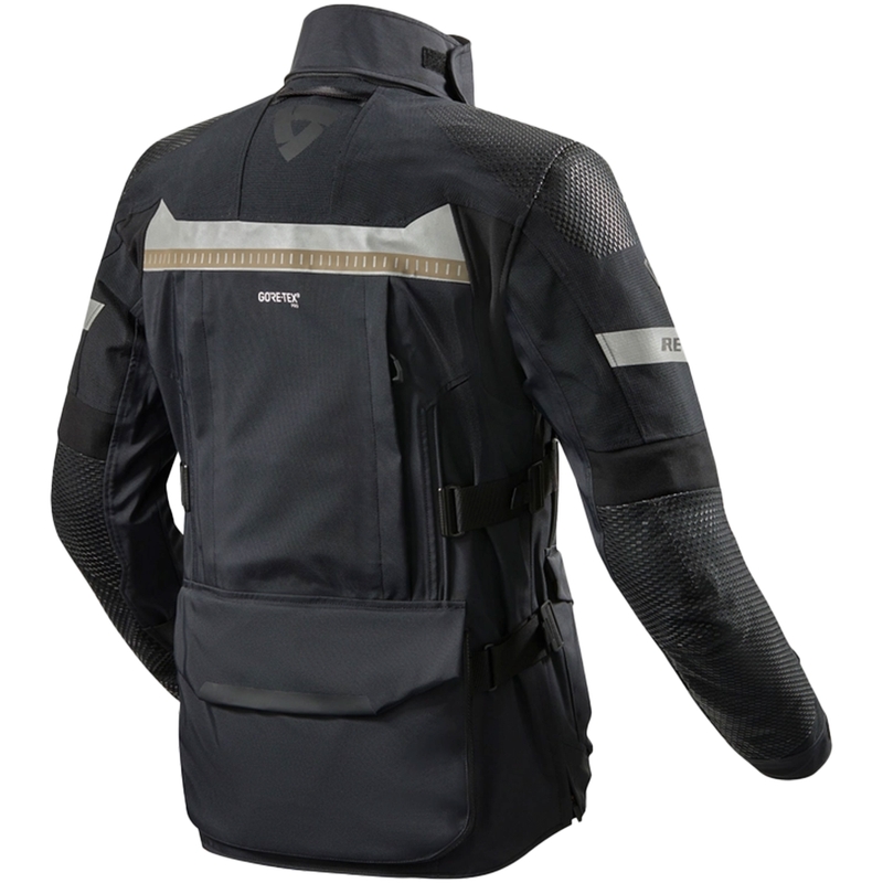 Revit Dominator 3 GTX motocikla jaka melna