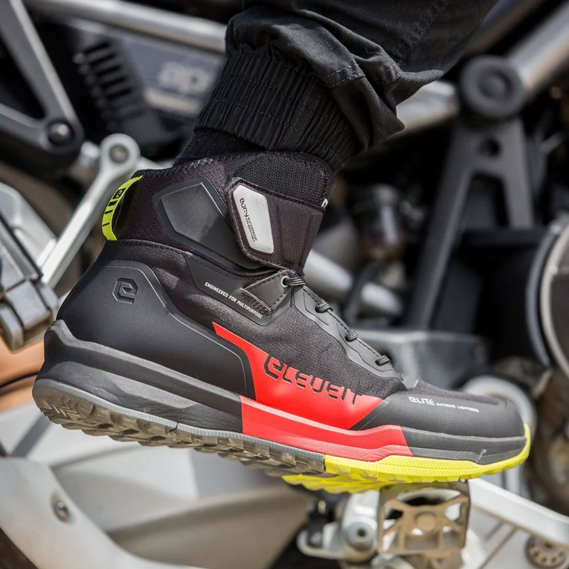 Eleveit STRATOS E-Dry melni un sarkani motocikla zābaki