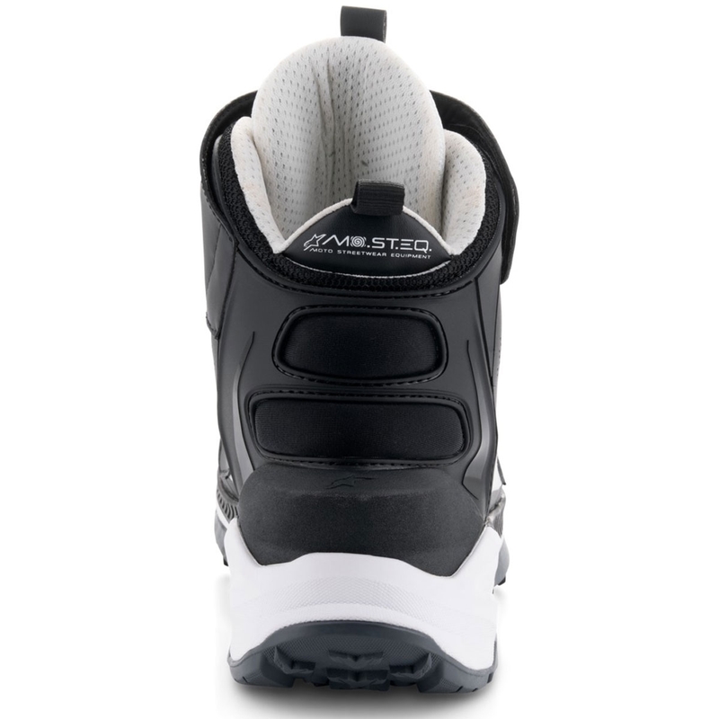 Alpinestars Speedstreet melni un balti motocikla zābaki