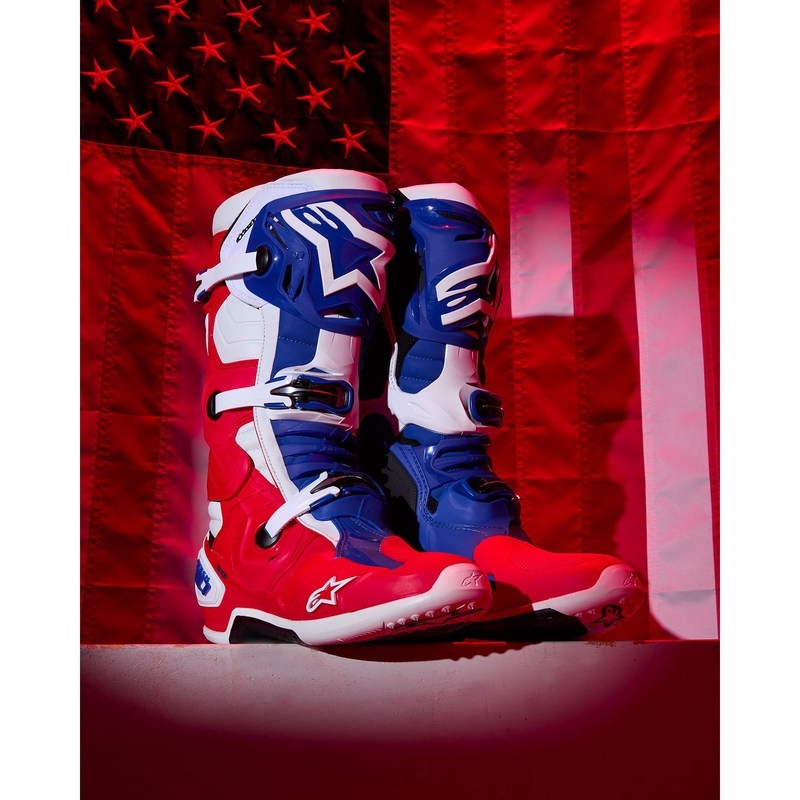 Alpinestars Tech 10 ierobežotas sērijas FORTITUDE balti-zili-sarkani motocikla zābaki