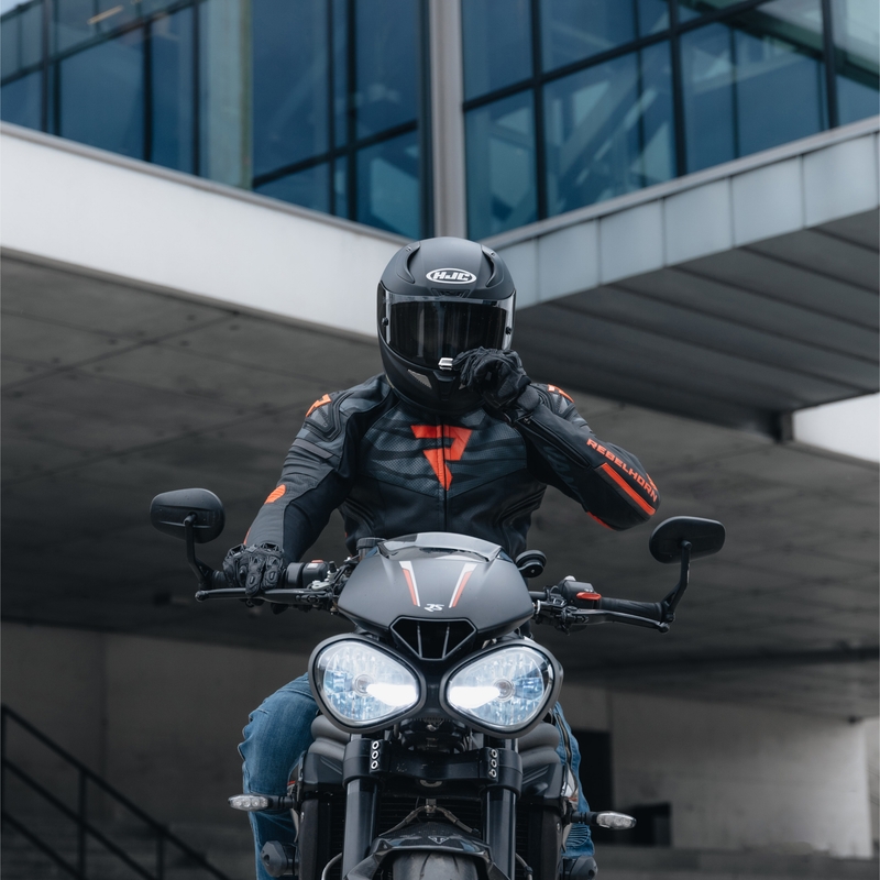 Rebelhorn Vandal Melnā un sarkanā ādas motocikla jaka