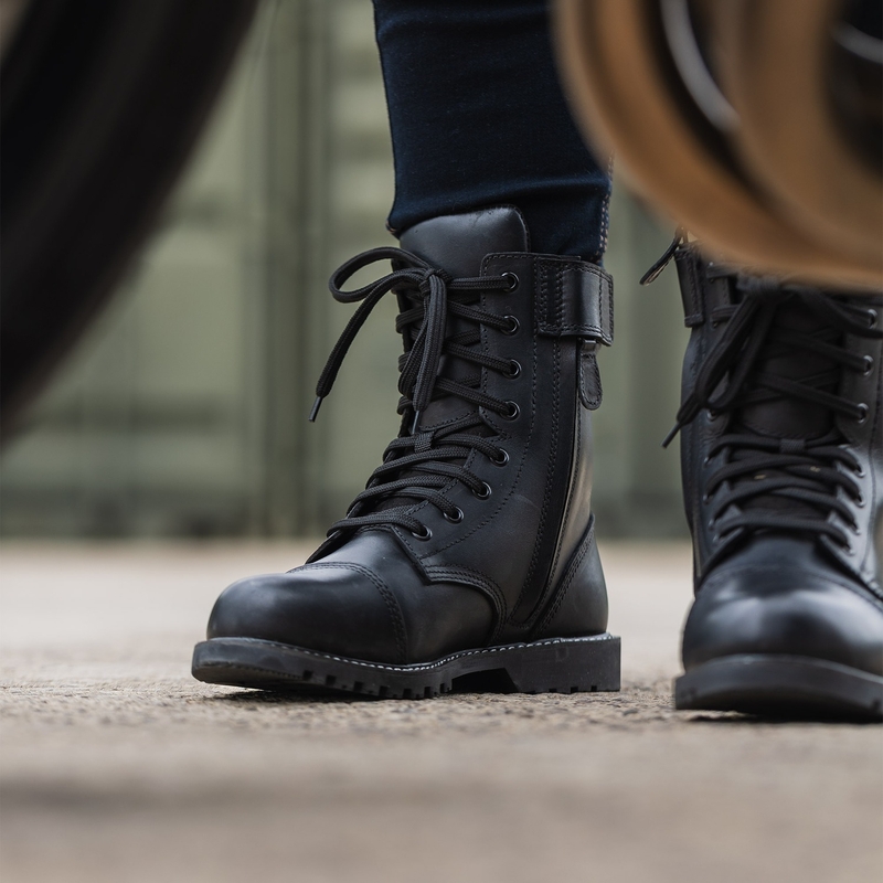 Sieviešu Oxford Radley Black Motociklu zābaki