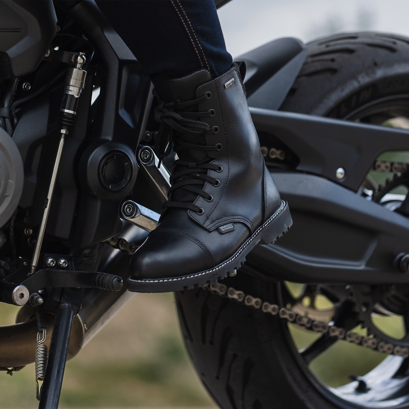 Sieviešu Oxford Radley Black Motociklu zābaki