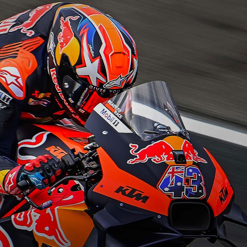 Alpinestars Supertech R-10 Element oglekļa šķiedras pilna izmēra motocikla ķivere, sarkana-balta