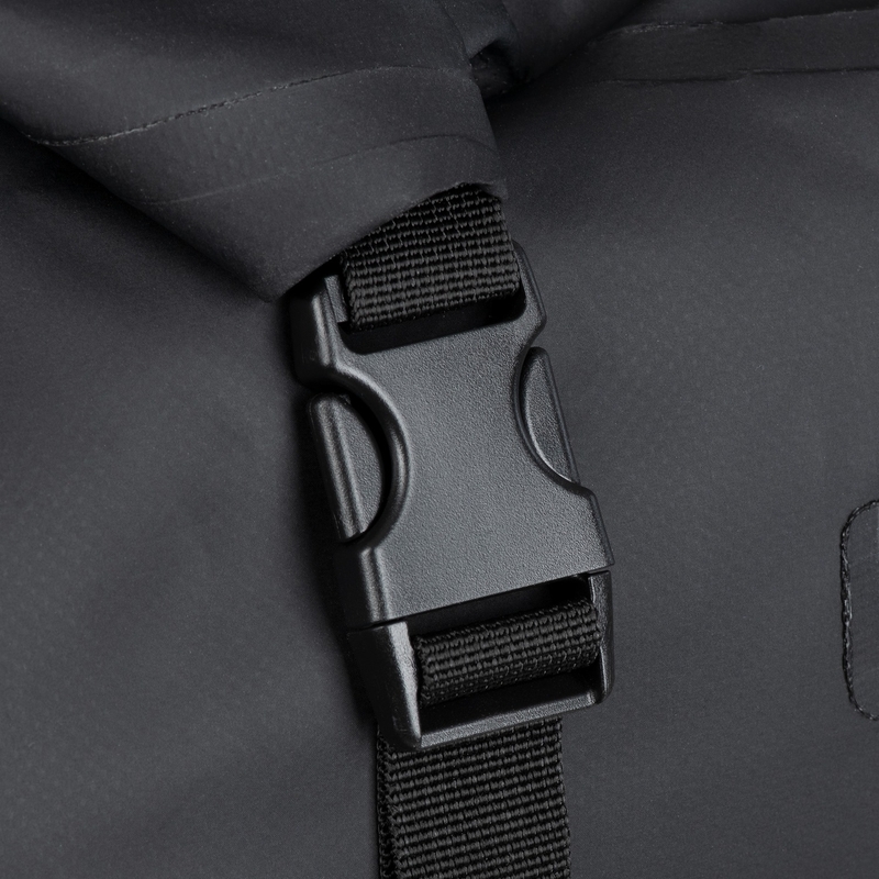 Oxford Aqua D-70 melns aizmugurējais seglu spilvens