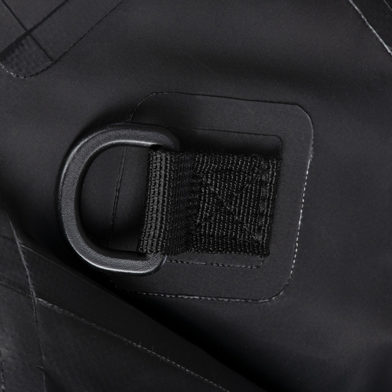 Oxford Aqua D-70 melns aizmugurējais seglu spilvens