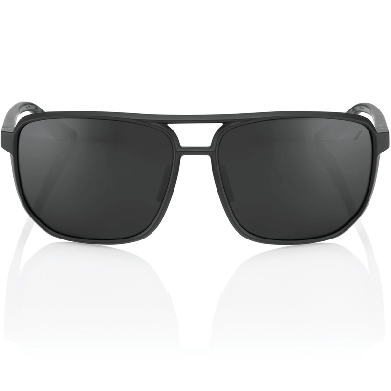 100% Konner saulesbrilles ar melniem stikliem