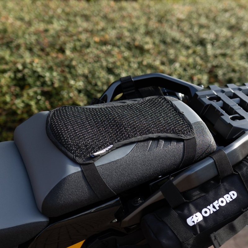 Ventilācijas paliktnis virs pasažiera sēdekļa un enduro Oxford Cool Seat Pillion And Enduro, melns