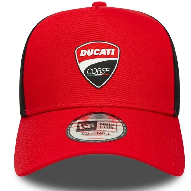 Ducati Corse 9FORTY cepure ar sarkanmelnu logotipu