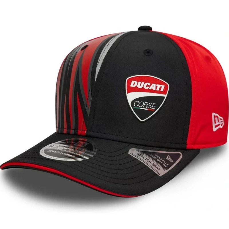 Ducati Corse 9SEVENTY cepure ar sarkanmelnu logotipu