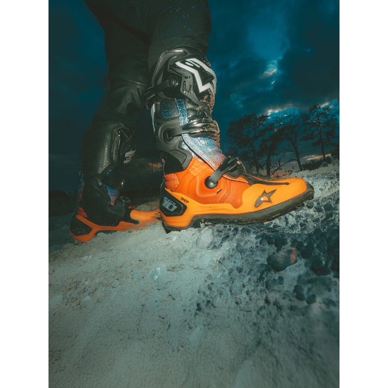 Alpinestars Tech 10 Limited Edition motociklu zābaki Black Hole, melni