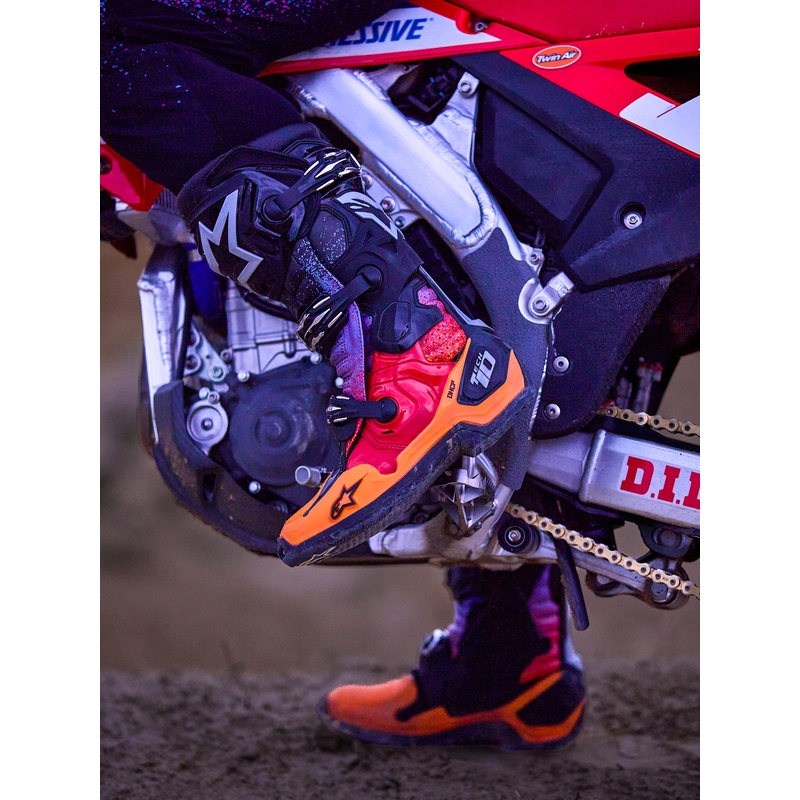 Alpinestars Tech 10 Limited Edition motociklu zābaki Black Hole, melni