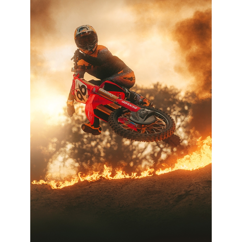 Alpinestars Supertech S-M10 ierobežotā izdevuma motokrosa ķivere Black Hole melnā krāsā
